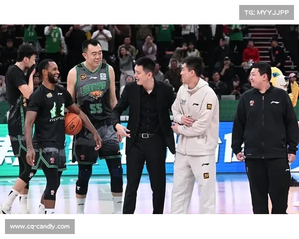 《NBA球迷激情时刻集锦：最震撼的比赛回顾与球迷互动瞬间》